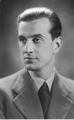 Олег Поспєловський, фото 1938 року